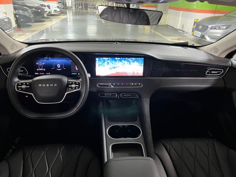 成都24年荣威D76