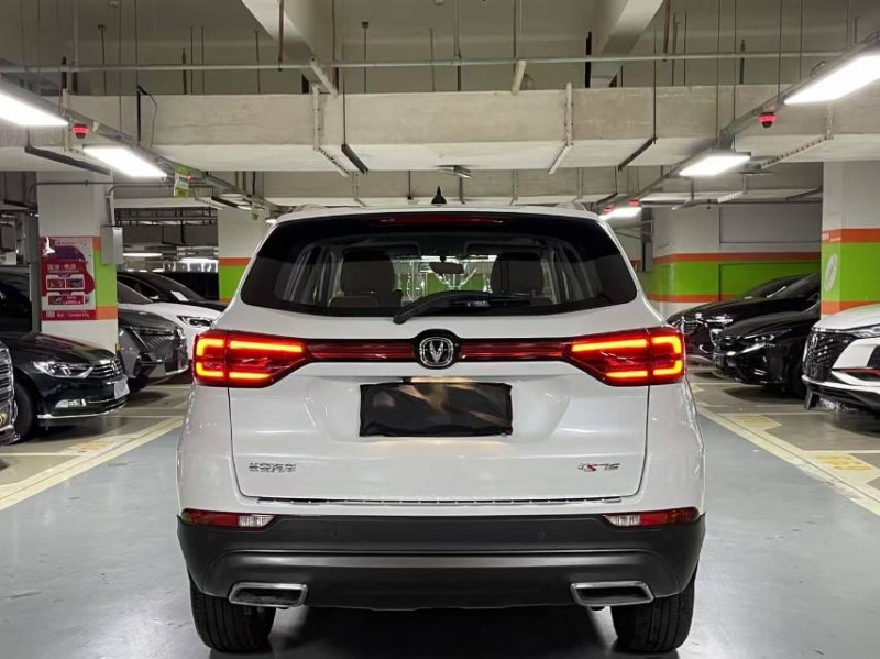 成都23年长安汽车CS755