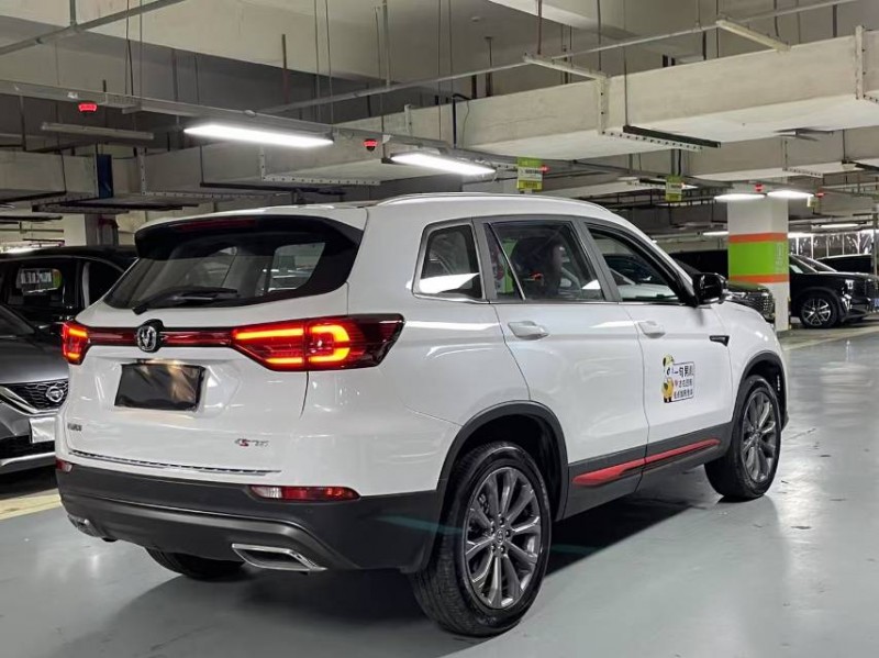 成都23年长安汽车CS756