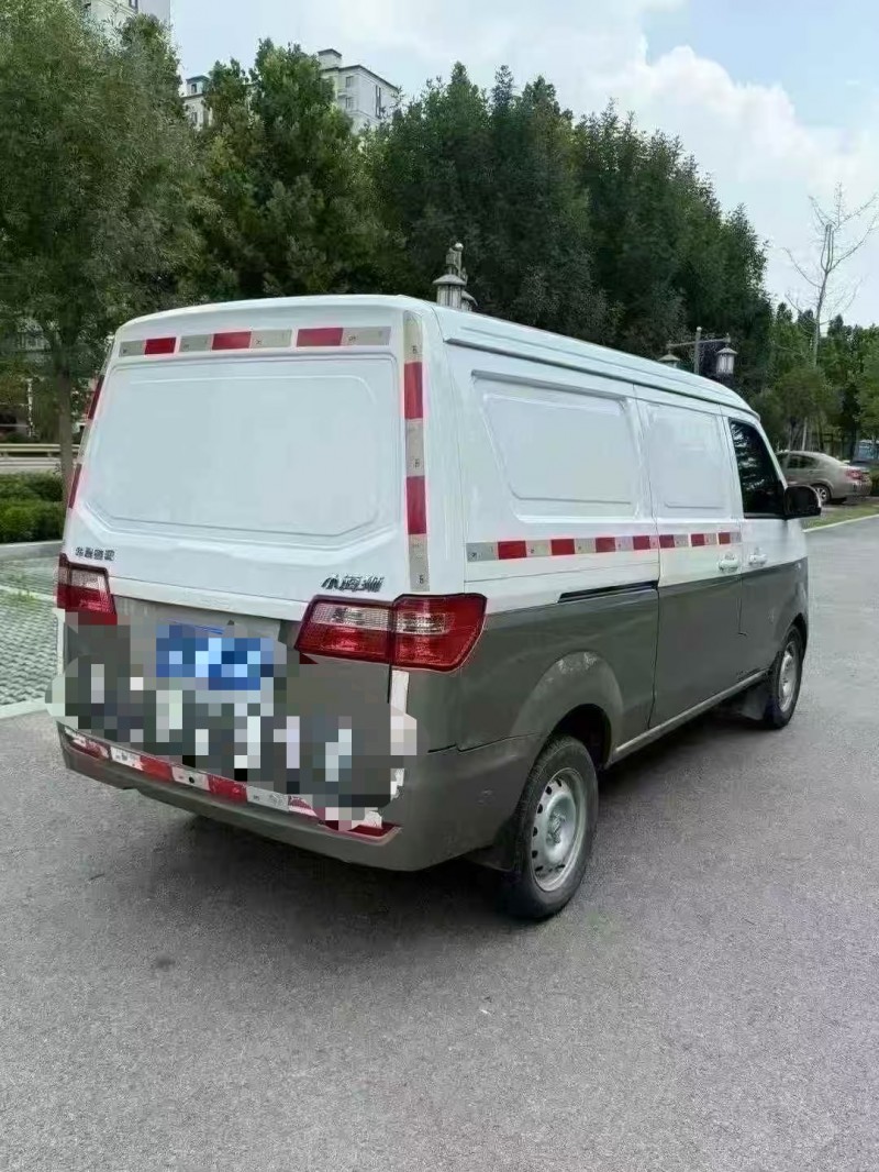 菏泽21年华晨海狮8