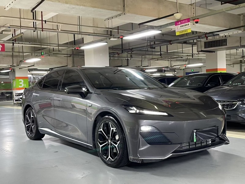 成都24年长安汽车深蓝8