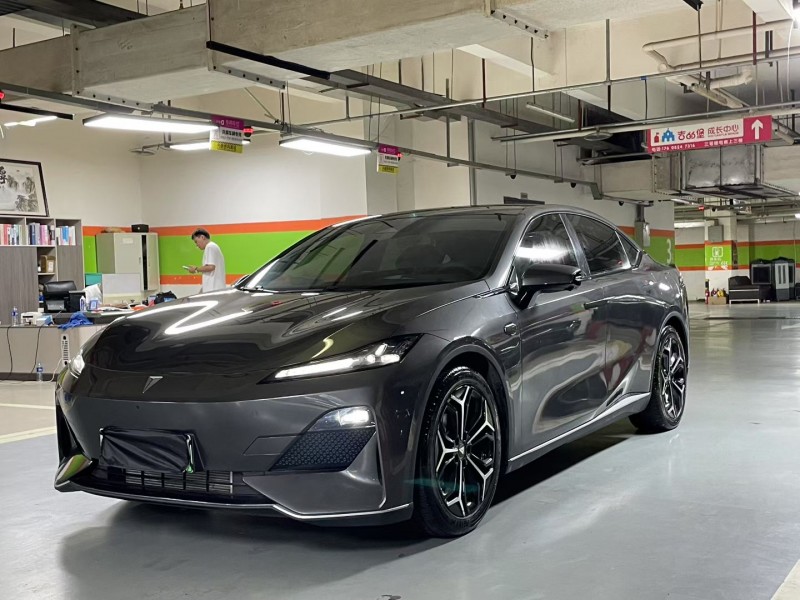 成都24年长安汽车深蓝9