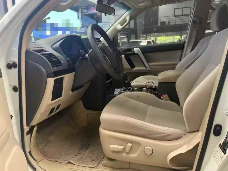 广州19年丰田普拉多4