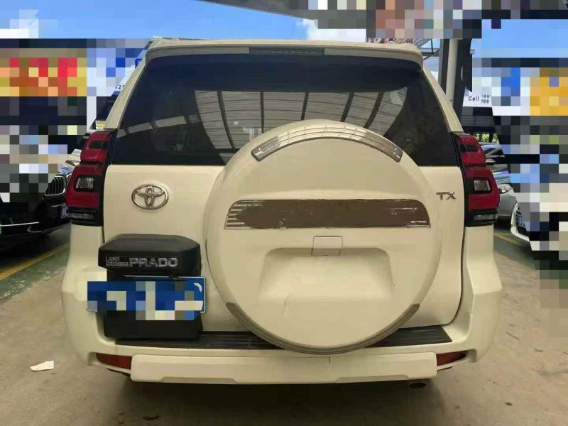 广州19年丰田普拉多9