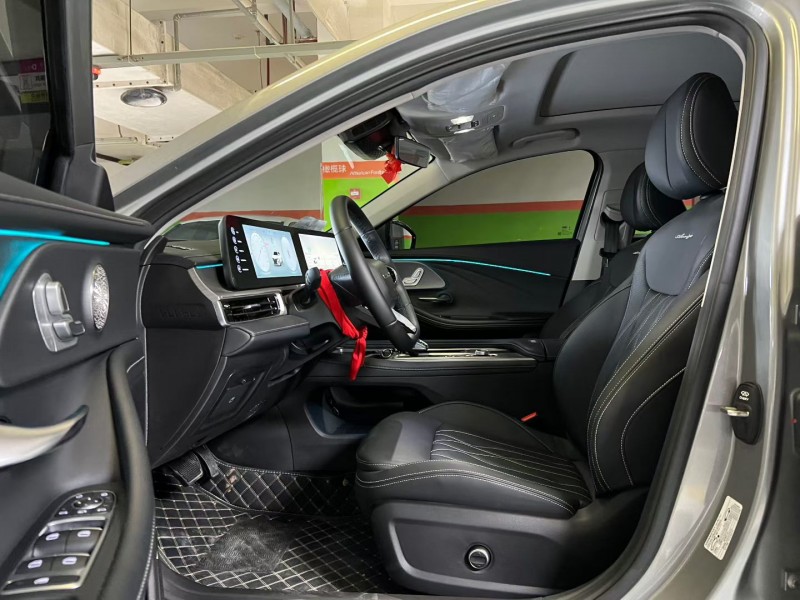 成都25年奇瑞艾瑞泽2