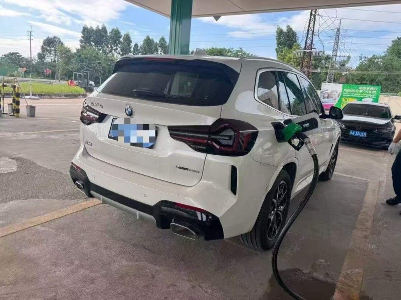 广州24年宝马X37