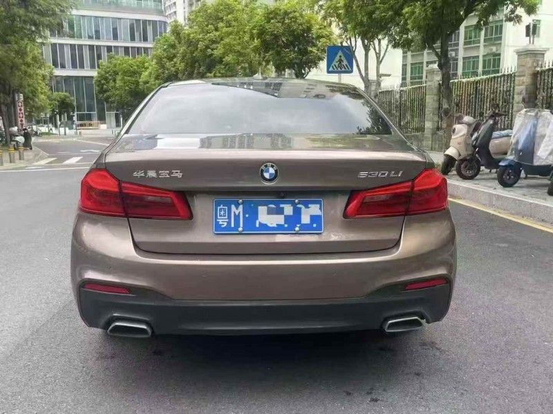 广州19年宝马5系9