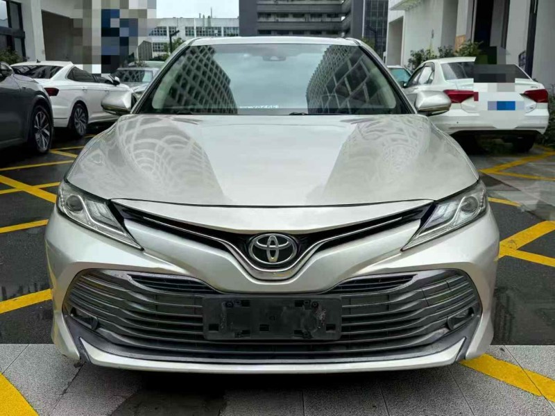 广州19年丰田凯美瑞1