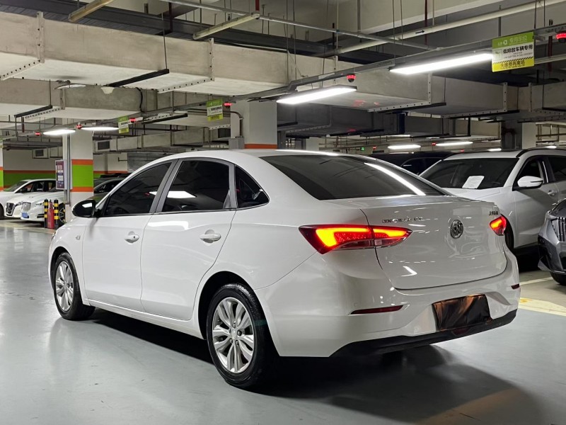 成都21年别克英朗7