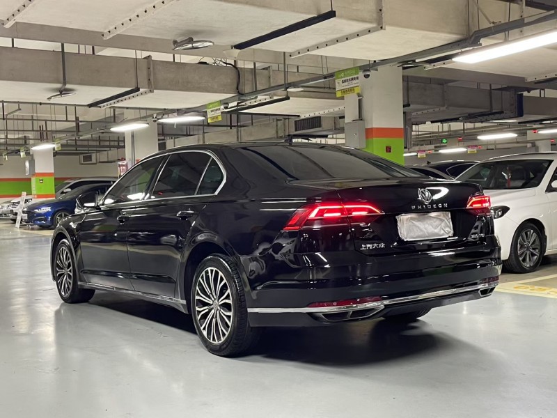 成都19年大众辉昂7