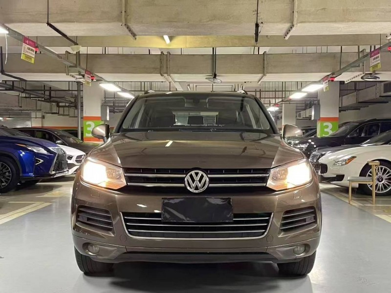 成都16年大众途锐1