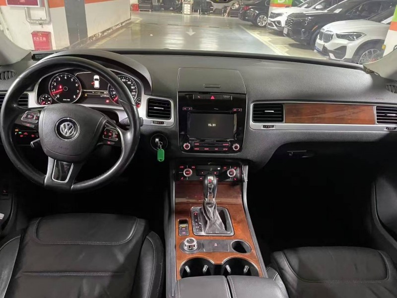 成都16年大众途锐3