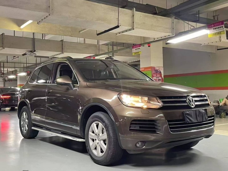 成都16年大众途锐6