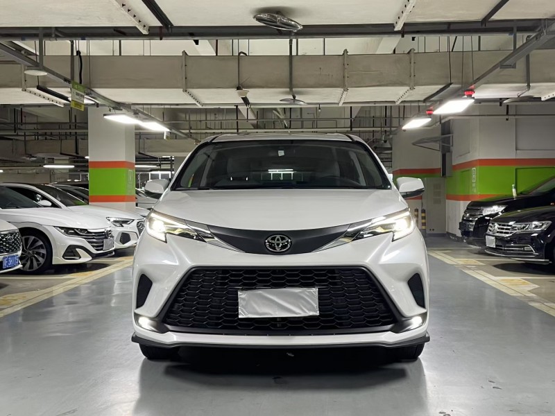 成都25年丰田格瑞维亚1