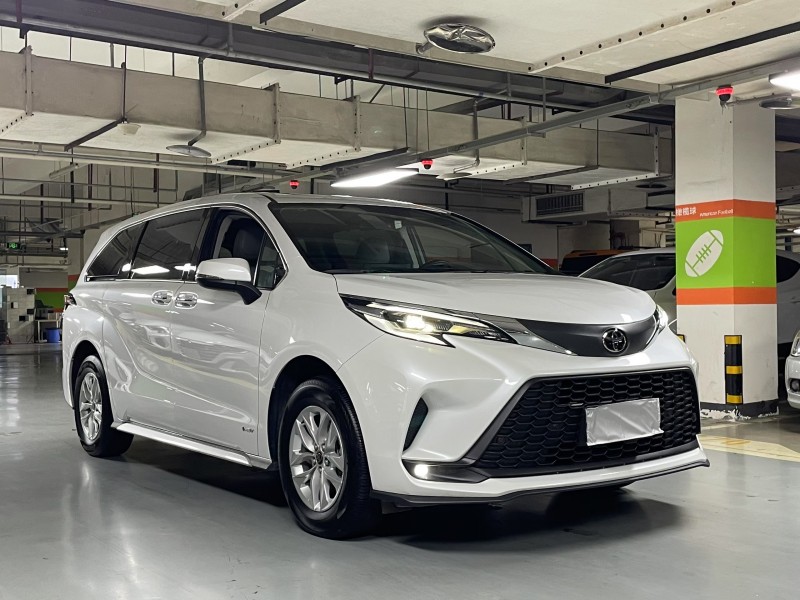 成都25年丰田格瑞维亚2