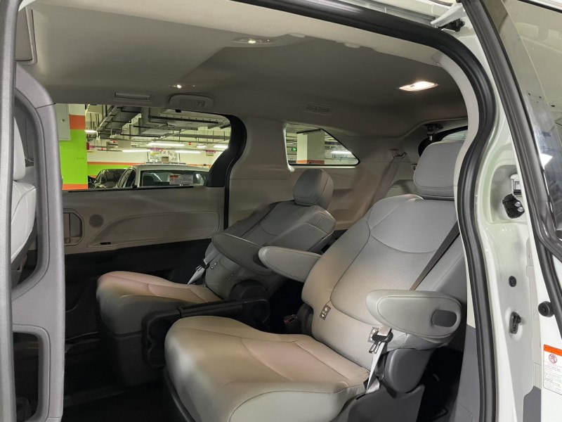 成都25年丰田格瑞维亚5