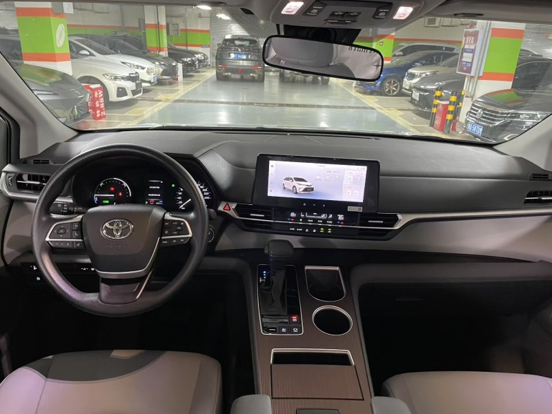 成都25年丰田格瑞维亚6