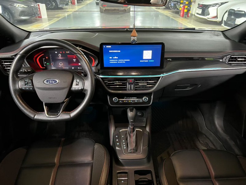 成都22年福特福克斯7