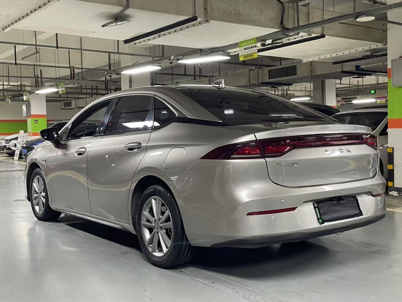 成都23年传祺埃安S8