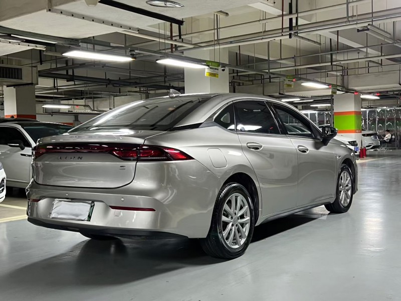 成都24年传祺埃安S7