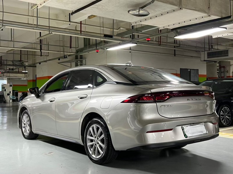 成都24年传祺埃安S8