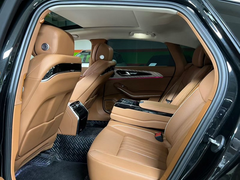 成都23年红旗H94