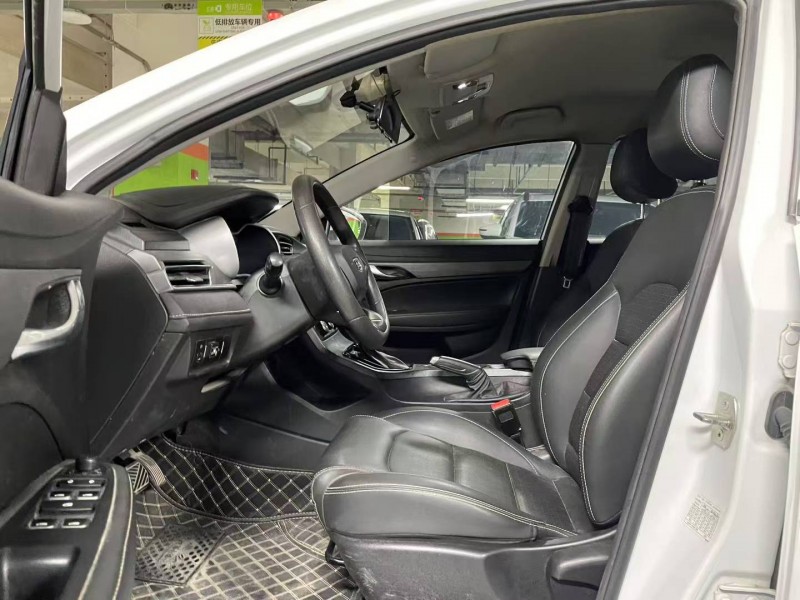 成都21年吉利帝豪2