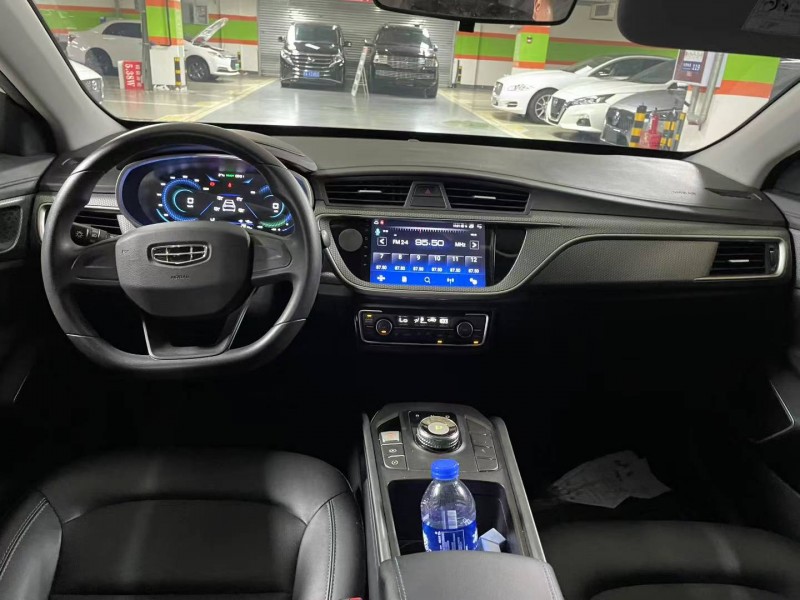 成都23年吉利帝豪6