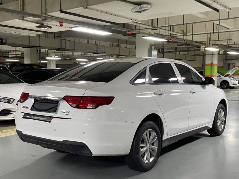 成都23年吉利帝豪8