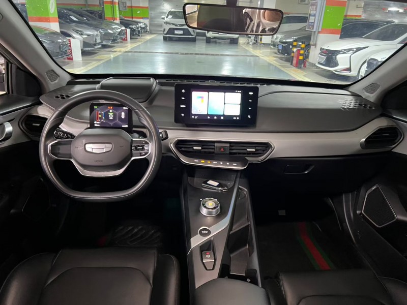 成都24年吉利几何7