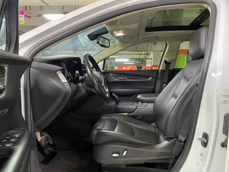 成都18年凯迪拉克XT58