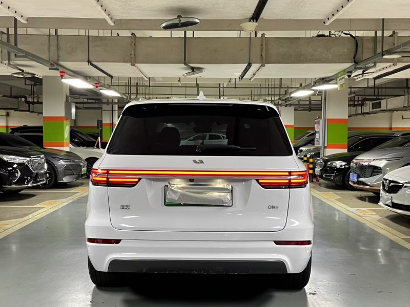 成都21年理想理想ONE8