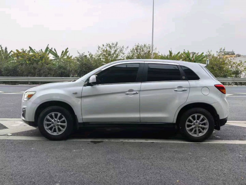 广州16年三菱劲炫6