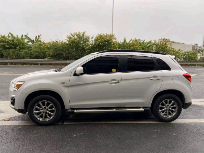 广州14年三菱劲炫6