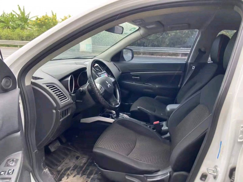 广州14年三菱劲炫9