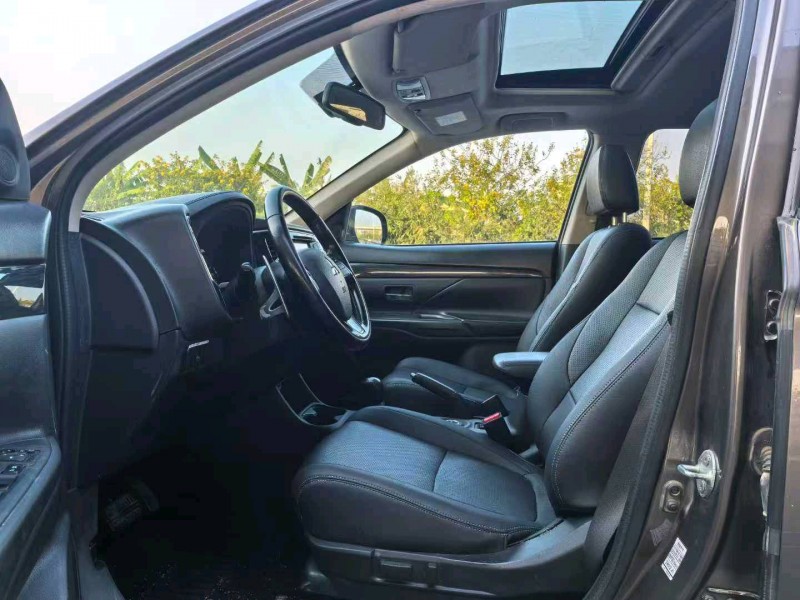 广州16年三菱欧蓝德9