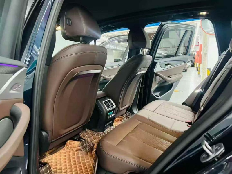 广州21年宝马X35