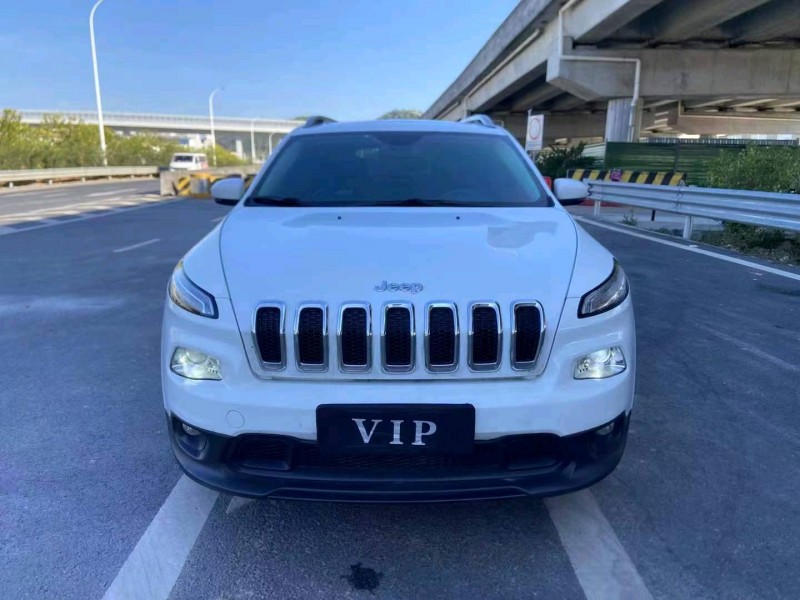 广州14年Jeep自由光1