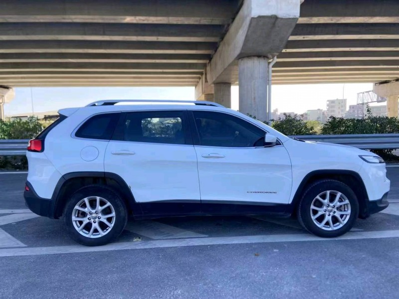 广州14年Jeep自由光4