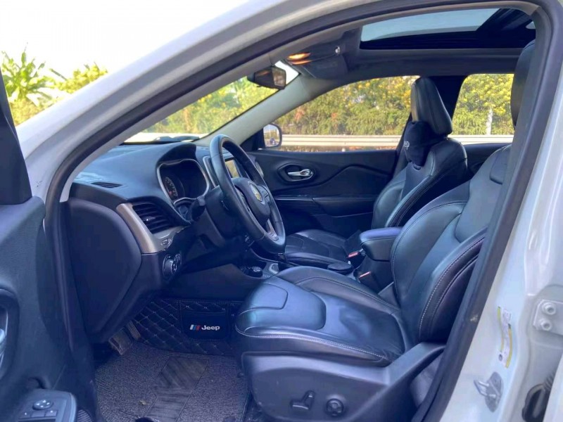 广州14年Jeep自由光9