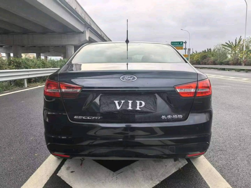 广州16年福特福睿斯5