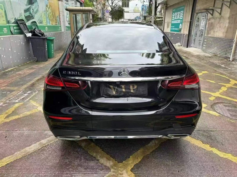 毕节21年奔驰E8