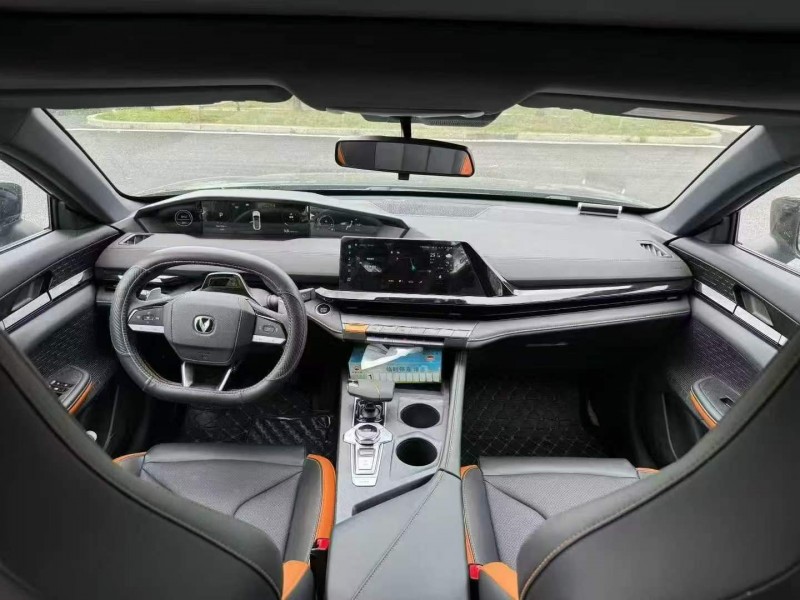 深圳25年长安汽车UNI4