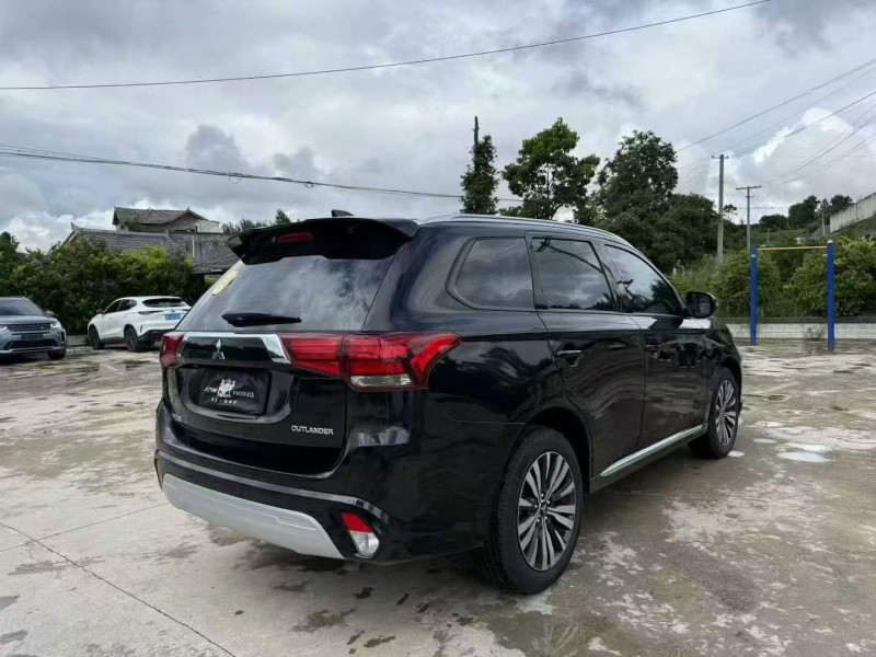 毕节22年三菱欧蓝德7