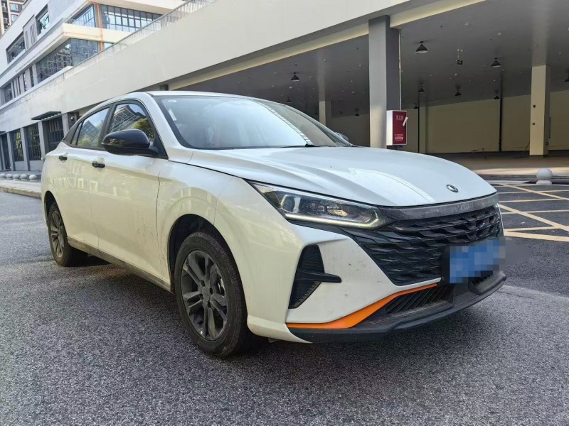 成都25年东风奕炫3