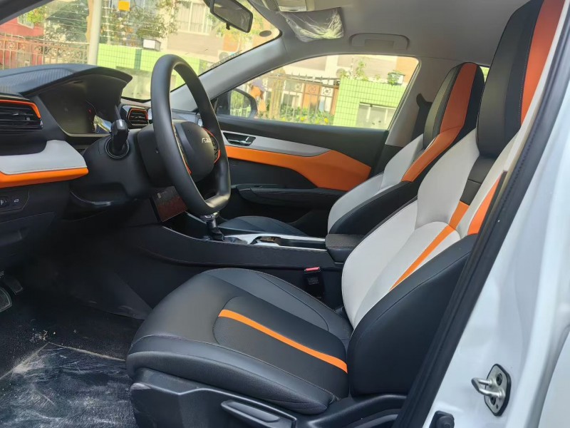 成都25年东风奕炫5