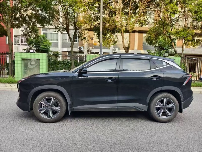 成都25年奇瑞捷途7