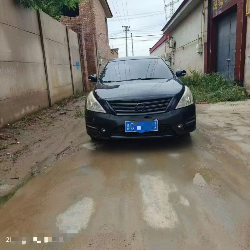 保定11年日产天籁1