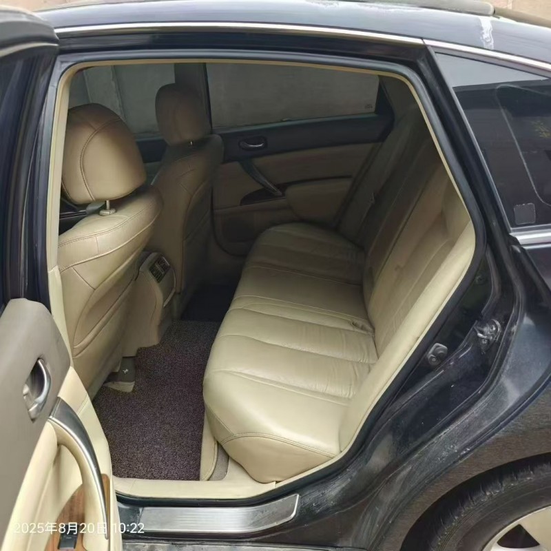 保定11年日产天籁8