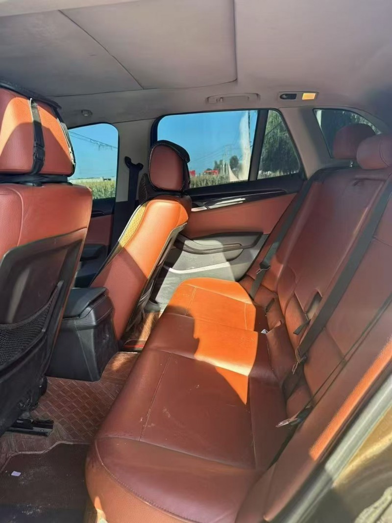 保定12年宝马X18